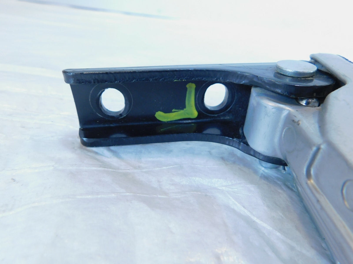 Piaggio Liberty 50 125 150 IGET OEM Rear Passenger Pillion Floorboard Footrests