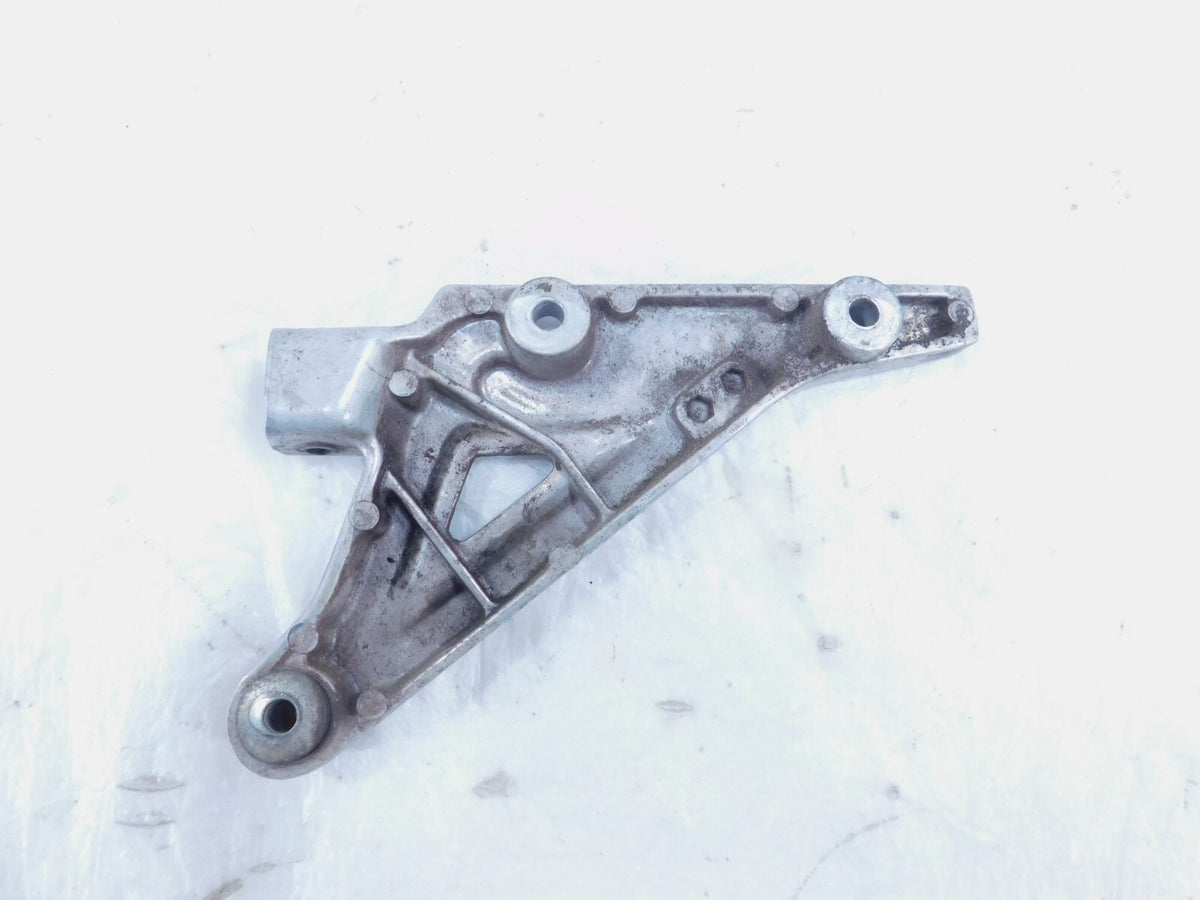 1984-1985 Honda VF500C Magna V30 500 Rear Left Passenger Foot Peg Footrest Mount - C3 Cycle