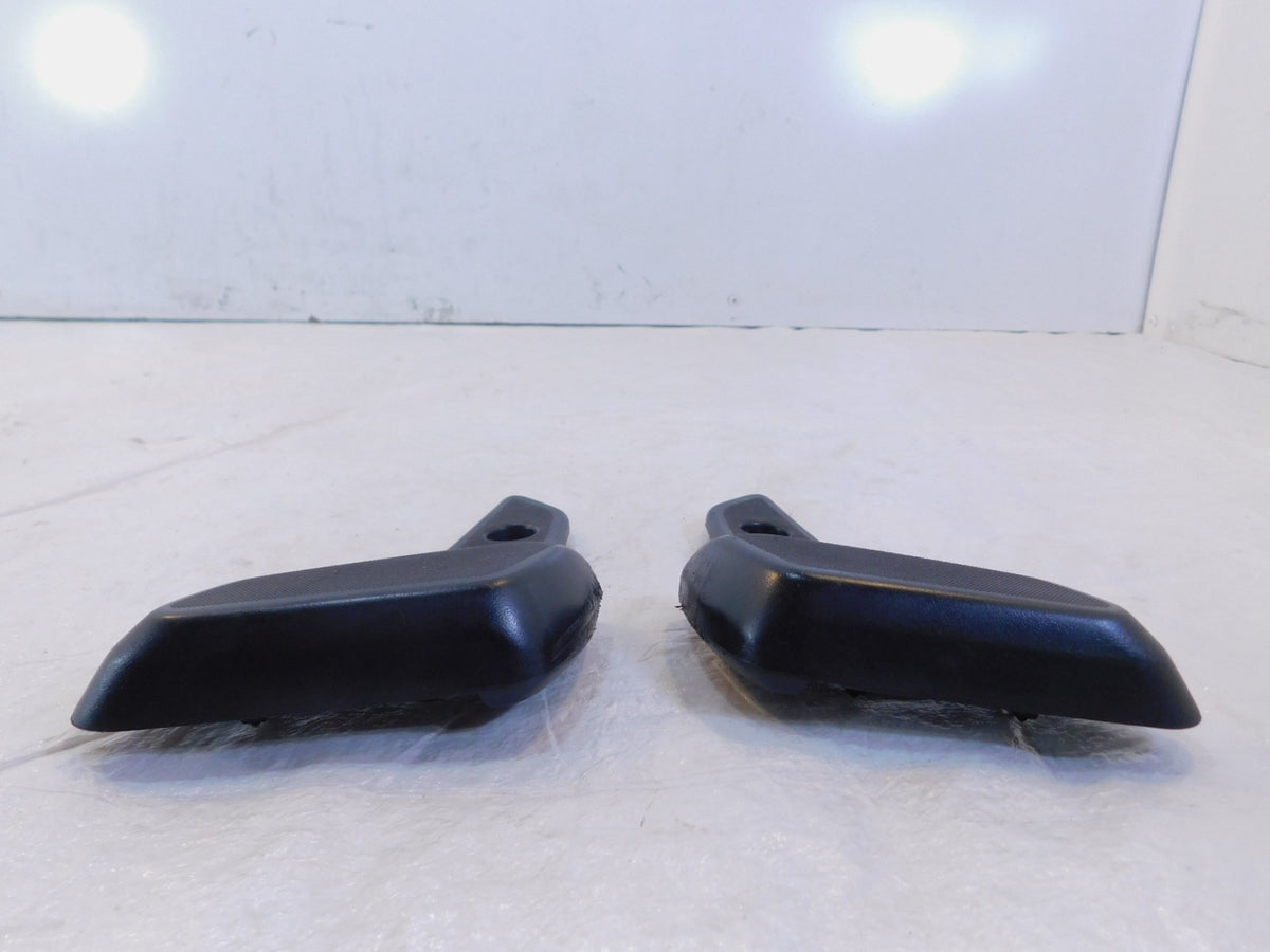 Vespa Primavera Sprint 50 125 150 Pair Rear Footrest Foot Peg Cover Fairings - C3 Cycle