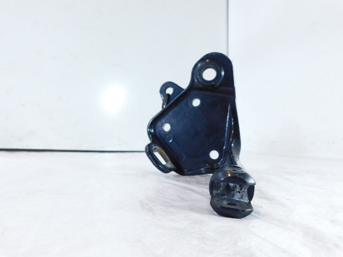 2007 07 Harley Davidson Softail Custom FXSTC Right Footpeg Mount Bracket - C3 Cycle