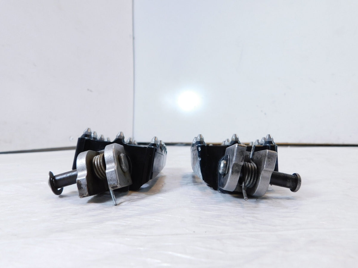 Harley Davidson FXR Dyna Sportster & Softail Spiked Traction Footpegs Footrest - C3 Cycle