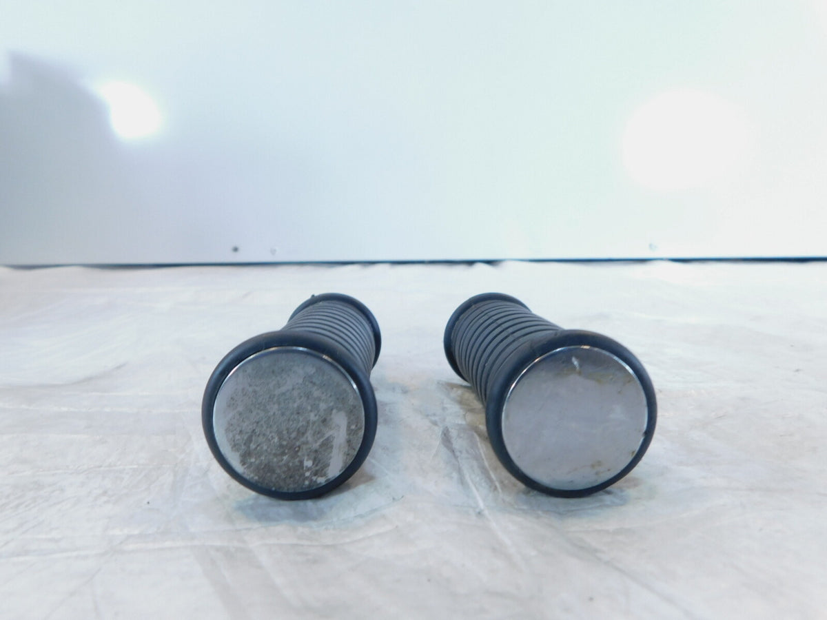 Kawasaki Vulcan 1700 Classic Nomad Voyager Vaquero Left & Right Foot Pegs Rests - C3 Cycle