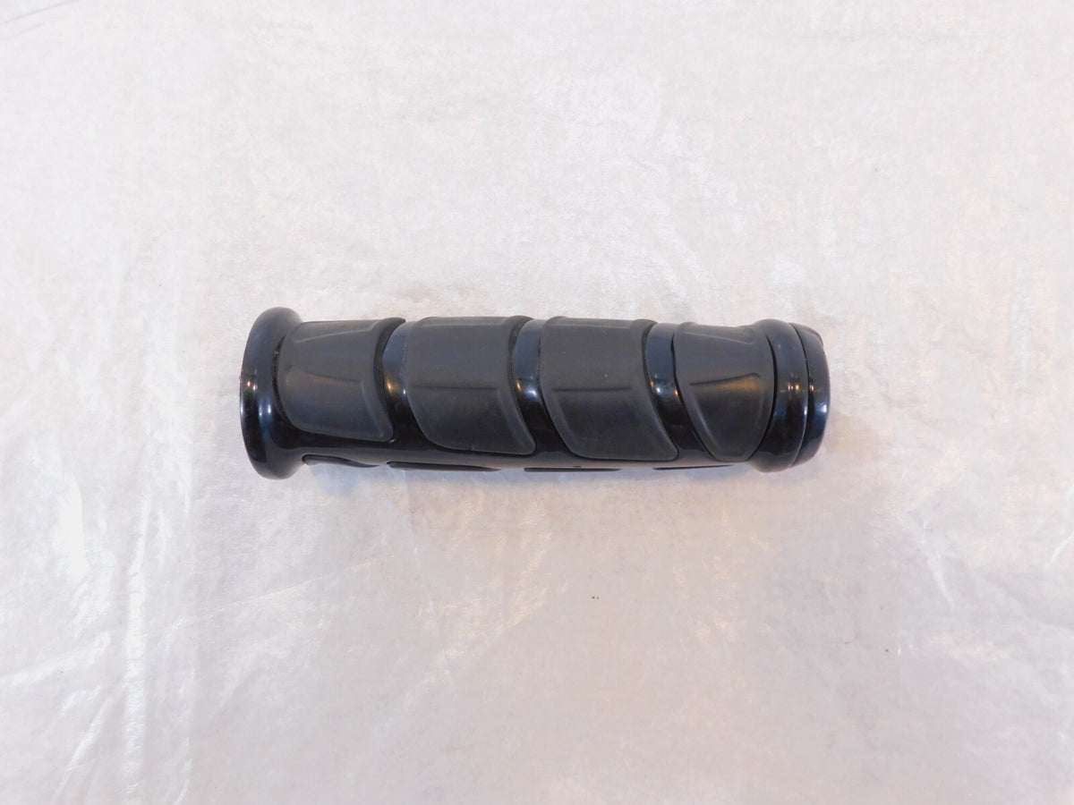 Kawasaki Vulcan 1600 VN1600 & 900 VN900 Left Handlebar Grip Tube - 46075-1212 - C3 Cycle