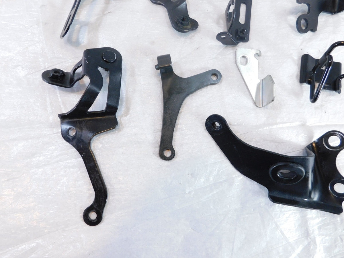 2022 22 Yamaha YZFR7 YZF-R7 R7 Miscellaneous Bracket Mount Stay Parts Box Lot - C3 Cycle