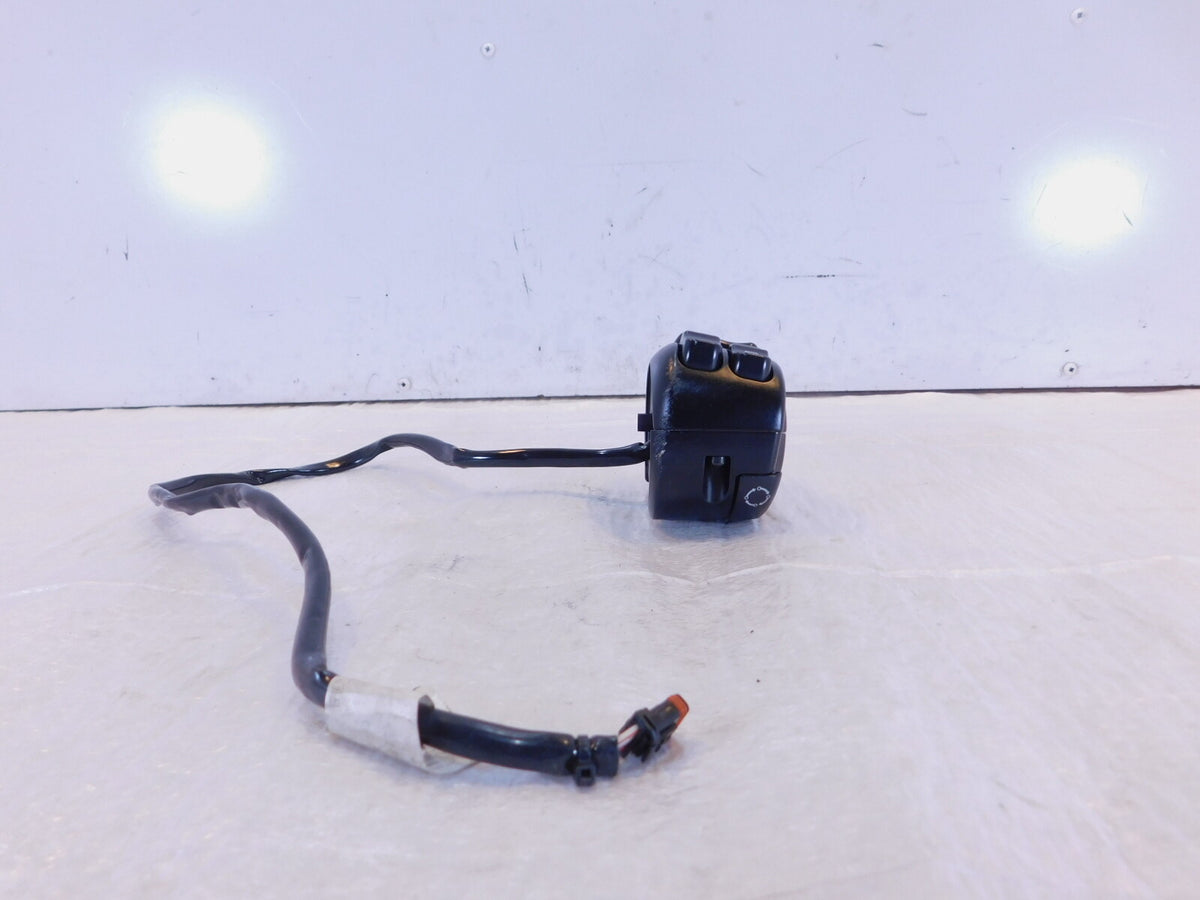 Harley Davidson M7 Street Glide Special Left Handlebar Horn Turn Signal Switches