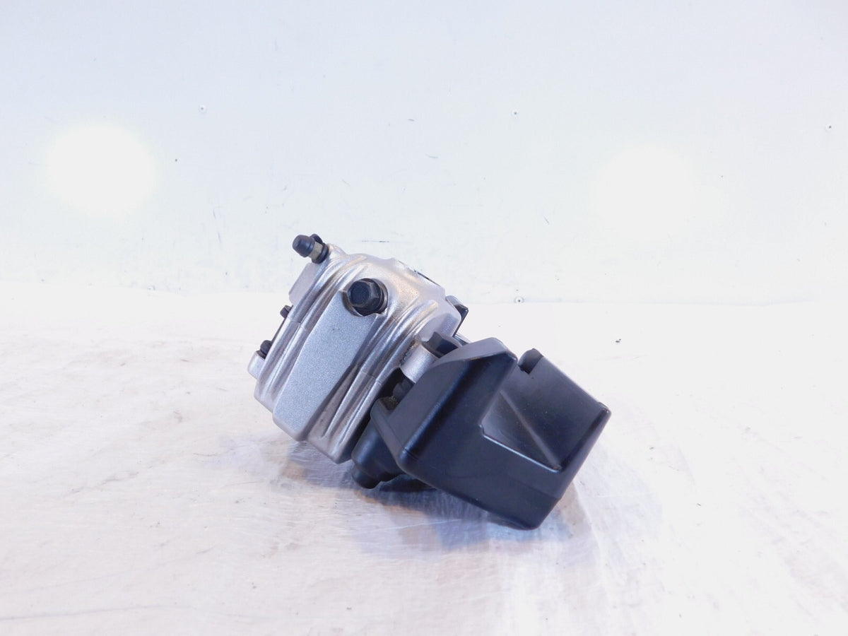 2004 04 Harley Davidson Sportster 883 1200 Rear Wheel Brake Disc Caliper Bracket - C3 Cycle