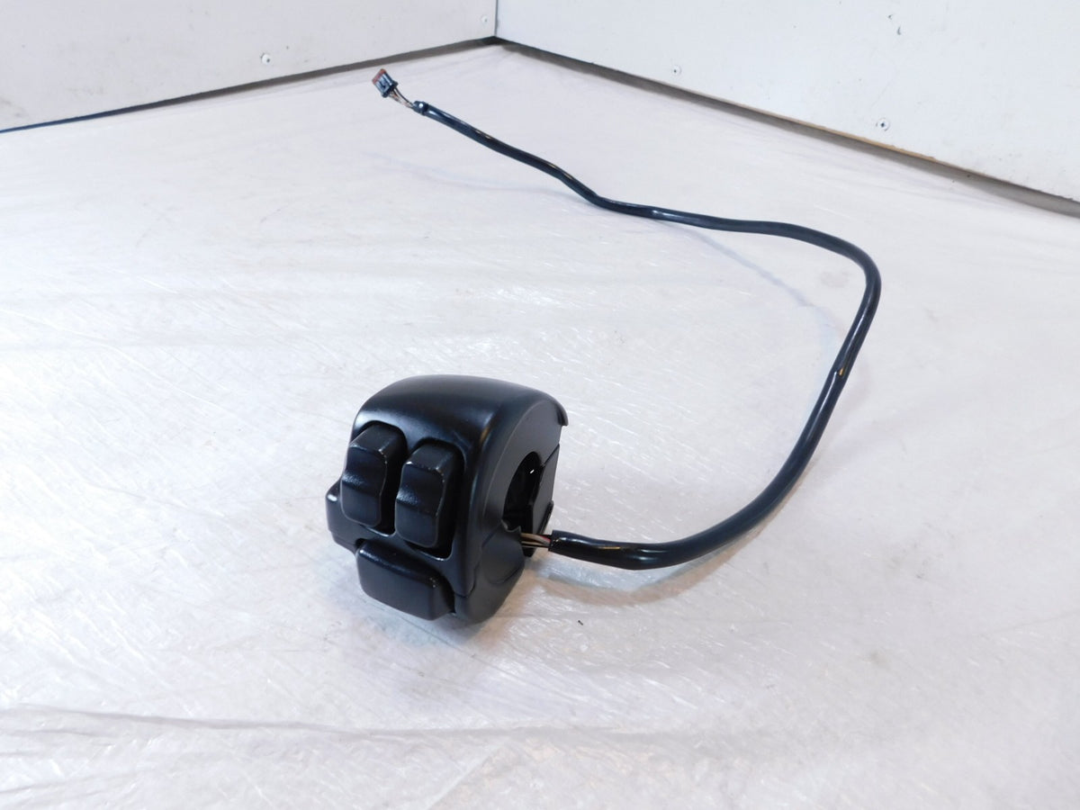 Harley Davidson Softail Milwaukee M8 Left Horn & Turn Signal Handlebar Switches - C3 Cycle