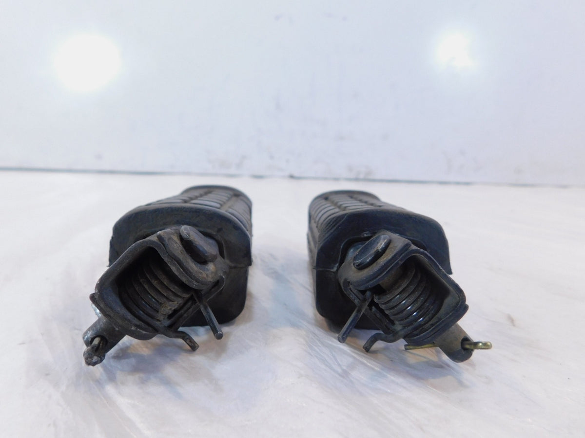 1982-1983 Yamaha XJ750 Maxim 750 Front Left Right Main Rider Footrest Foot Pegs - C3 Cycle