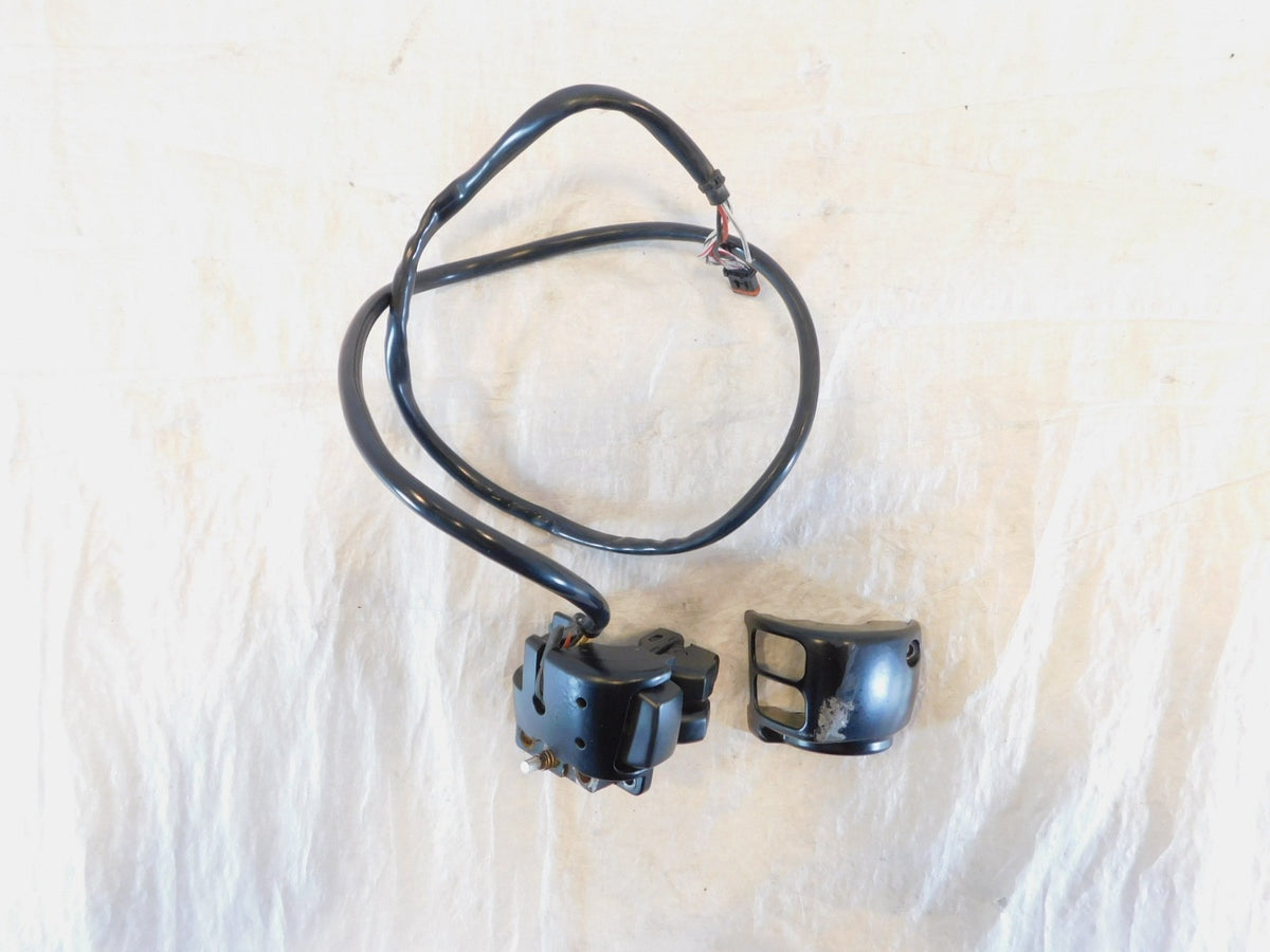 Harley Davidson Dyna Street Bob Fat Bob Right Handlebar Horn Turn Signal Switch - C3 Cycle
