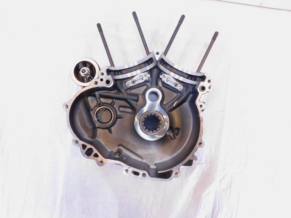 Harley Milwaukee 8 Road King Electra Glide Engine Right Motor Crankcase Block - C3 Cycle