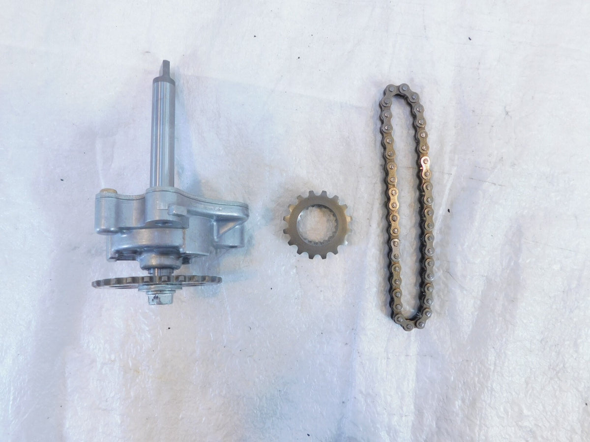 2002 02 Honda FSC600 Silver Wing 600 Engine Motor Oil Pump w/ Chain & Sprocket - C3 Cycle