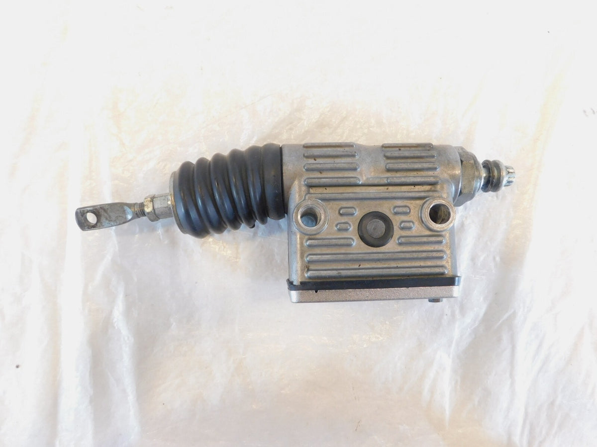 Harley Davidson Sportster 883 & 1200 Rear Right Brake Master Cylinder Reservoir