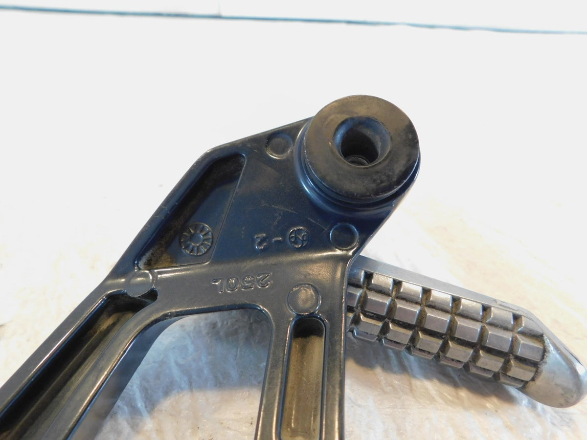 Kawasaki Ninja ZX600 ZX600-E ZZR600 Rear Left Passenger Footpeg & Mount Bracket - C3 Cycle