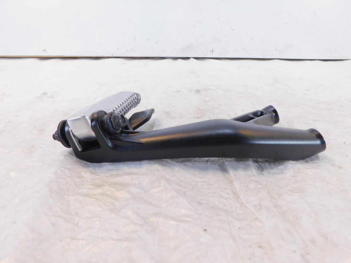 2022-24 Yamaha YZFR7 YZF-R7 R7 Rear Right Mount Bracket Stay & Foot Peg Footrest - C3 Cycle