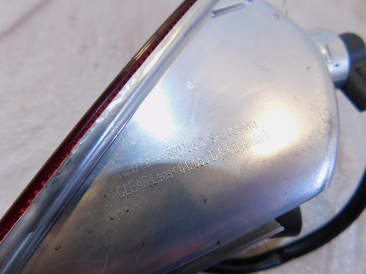 Vespa Primavera Sprint 50 125 150 Pair Rear Fender Auxiliary Side Light Lamps - C3 Cycle