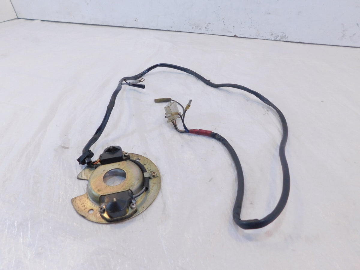 82-1983 Yamaha XJ750J Maxim 750 Engine Motor Ignition Pickup Coil Plate & Sensor - C3 Cycle