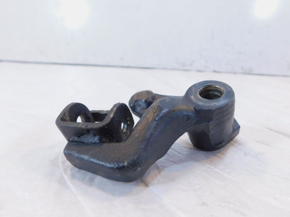 1982-1983 Yamaha XJ750J Maxim 750 Front Right Main Rider Footrest Footpeg Mount - C3 Cycle