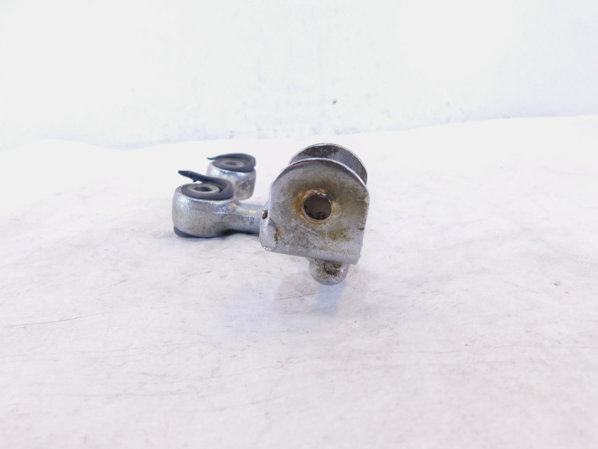 1981-1983 Yamaha XV750 XV920 Virago 750 920 Right Front Footpeg Footrest Bracket