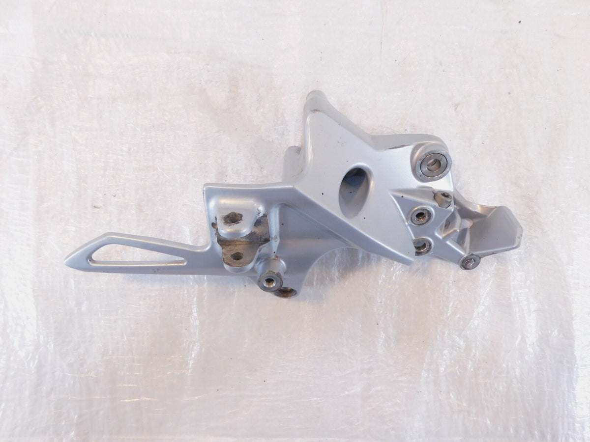 BMW F800 F800R F800S F800ST Right Front Footrest Foot Peg Bracket Mount Stay - C3 Cycle