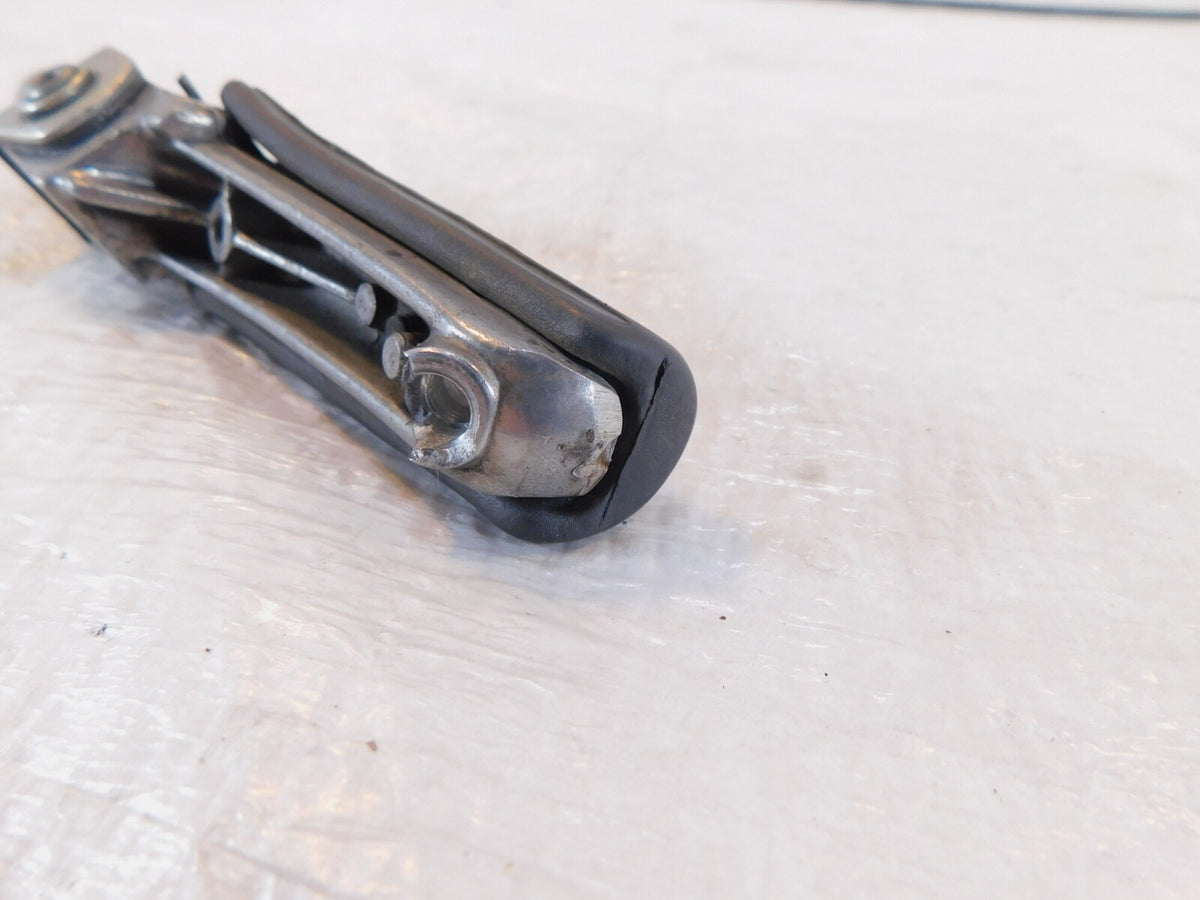 1989-1999 Yamaha FZR600R Front Right Footpeg Footrest & Mount Bracket Clevis - C3 Cycle