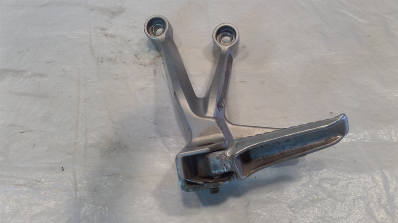 2003 2004 Suzuki GSXR1000 GSXR 1000 Left Rear Passenger Footpeg Footrest Bracket