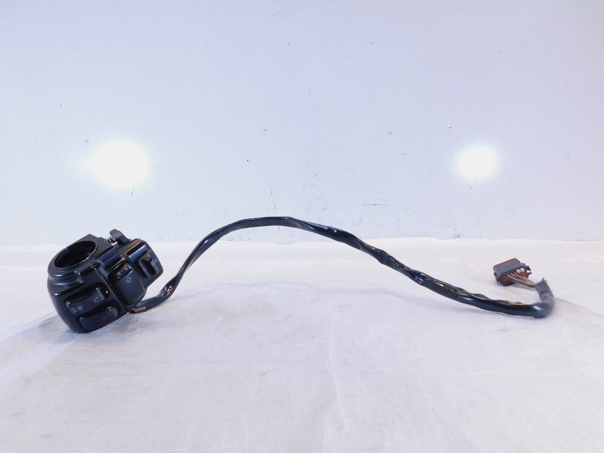 Harley Electra Glide Right Handlebar Engine Stop Start Kill Switches w/ Radio - C3 Cycle