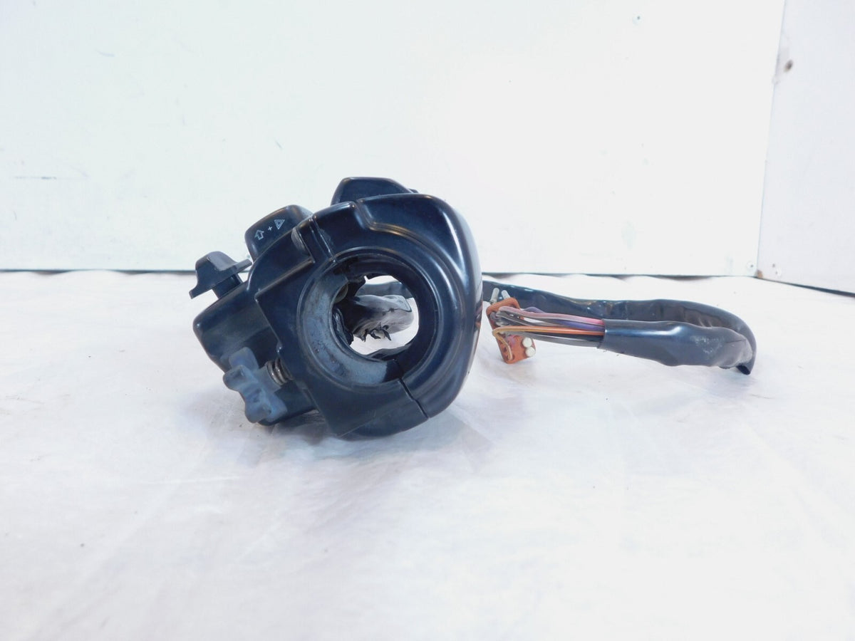 Harley Electra Glide Right Handlebar Engine Stop Start Kill Switches w/ Radio