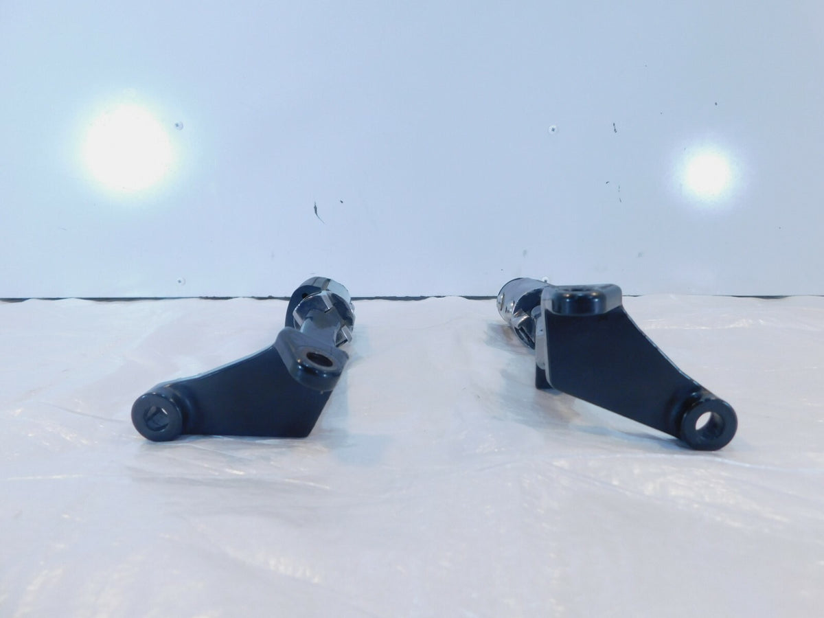 Victory V92 Cruiser Rear Passenger Left Right Footrest Footpegs & Mount Brackets - C3 Cycle