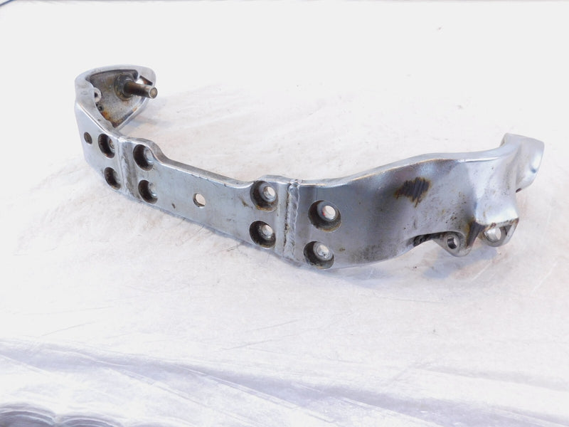 Suzuki Intruder 1400 Boulevard S83 VS1400 Front Footrest Foot Peg Bracket Mount