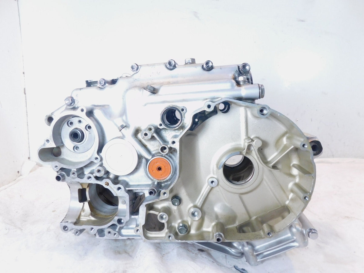 1995 1996 1997 1998 Suzuki Intruder  VS800 Silver Engine Motor Block Crankcase