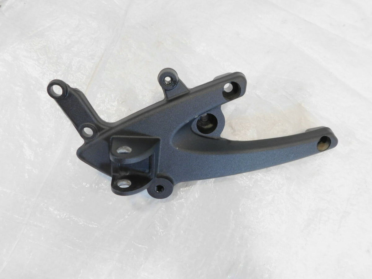 2009 & 2010 Buell 1125 1125R 1125CR Right Front Footrest Foot Peg Bracket Mount