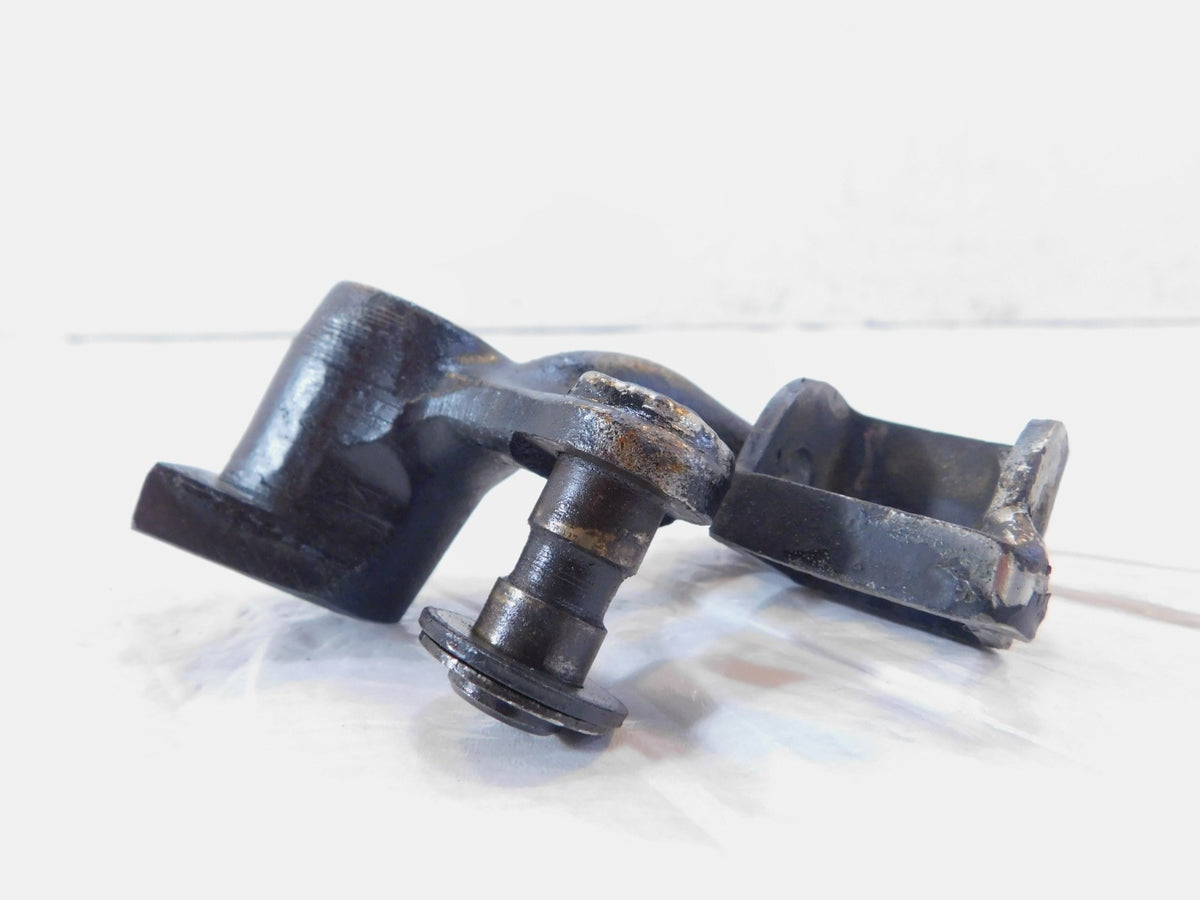 1982-1983 Yamaha XJ750J Maxim 750 Front Right Main Rider Footrest Footpeg Mount - C3 Cycle