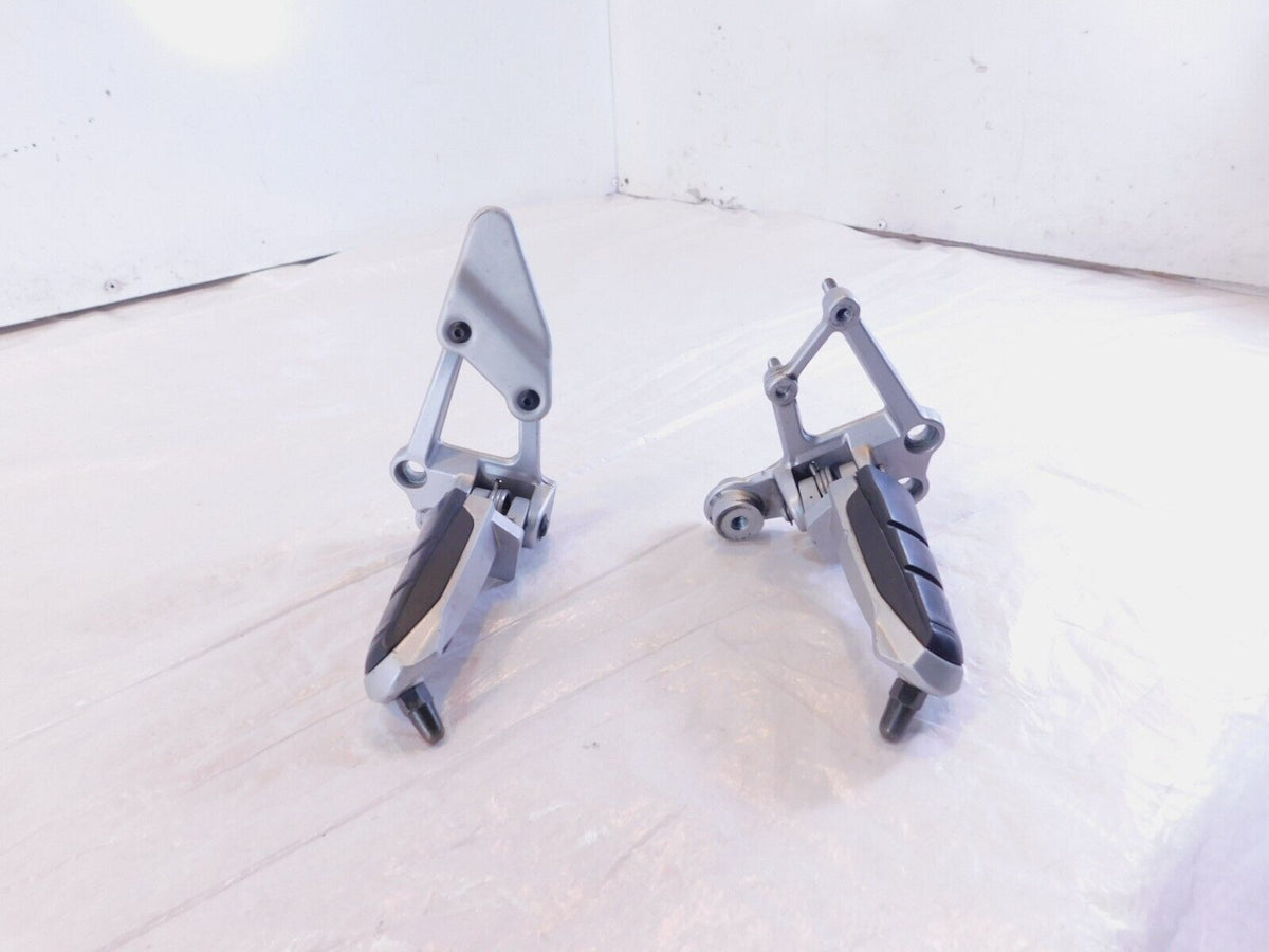 98-04 BMW R1100S R1100 S Silver Left/Right Front Footrest Foot Peg & Brackets - C3 Cycle