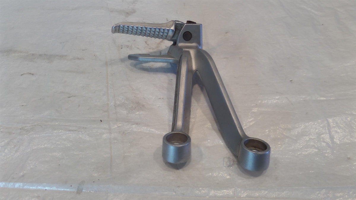 2003 2004 Suzuki GSXR1000 GSXR 1000 Left Rear Passenger Footpeg Footrest Bracket
