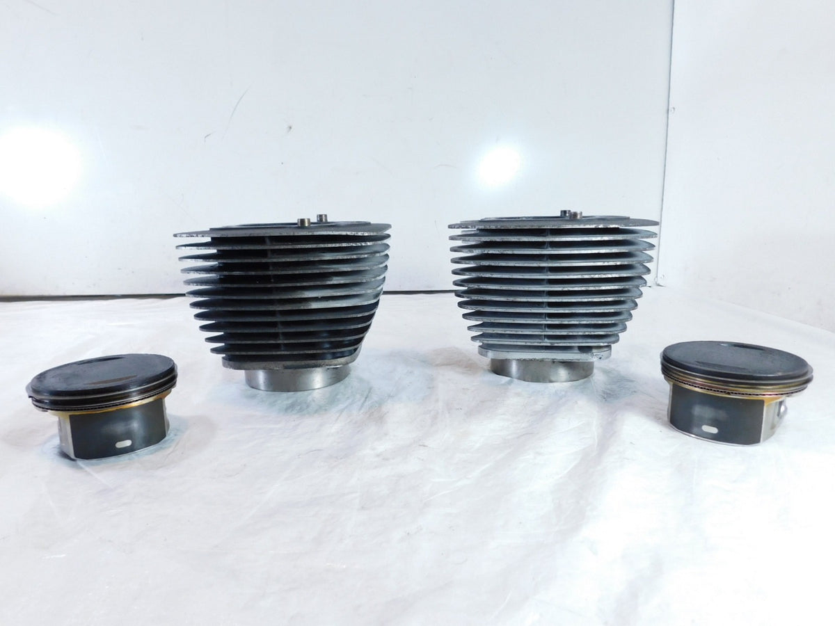 Harley Davidson Twin Cam Touring Dyna & Softail Engine Pistons & Black Cylinders
