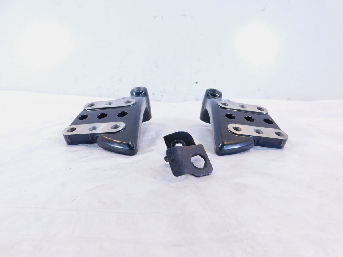 Indian Chief Chieftain Roadmaster Passenger Footboard Floorboard Mount Brackets