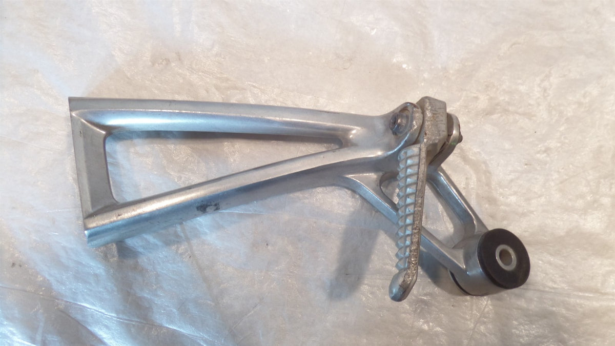 Yamaha YZFR6S YZF R6S & YZFR6 R6 Right Rear Passenger Footpeg Footrest Bracket - C3 Cycle