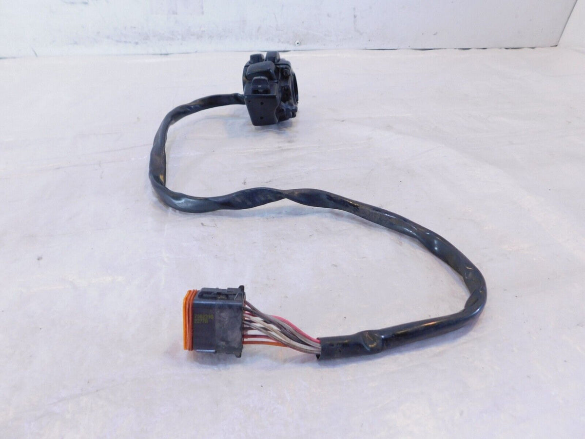 Harley Electra Glide Right Handlebar Engine Stop Start Kill Switches w/ Radio - C3 Cycle