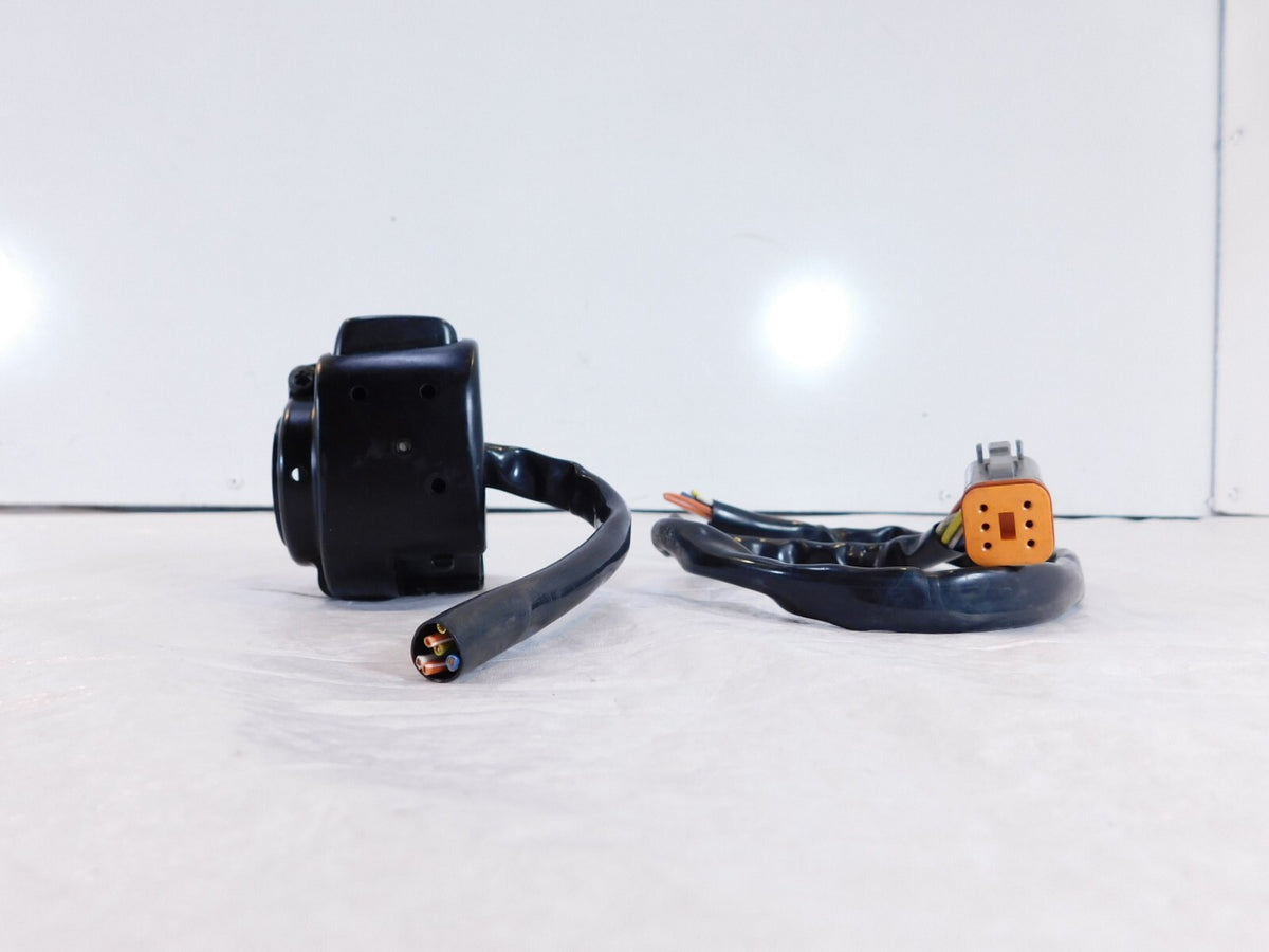 Harley Davidson Softail Dyna Sportster Left Handlebar Horn Turn Signal Switches - C3 Cycle