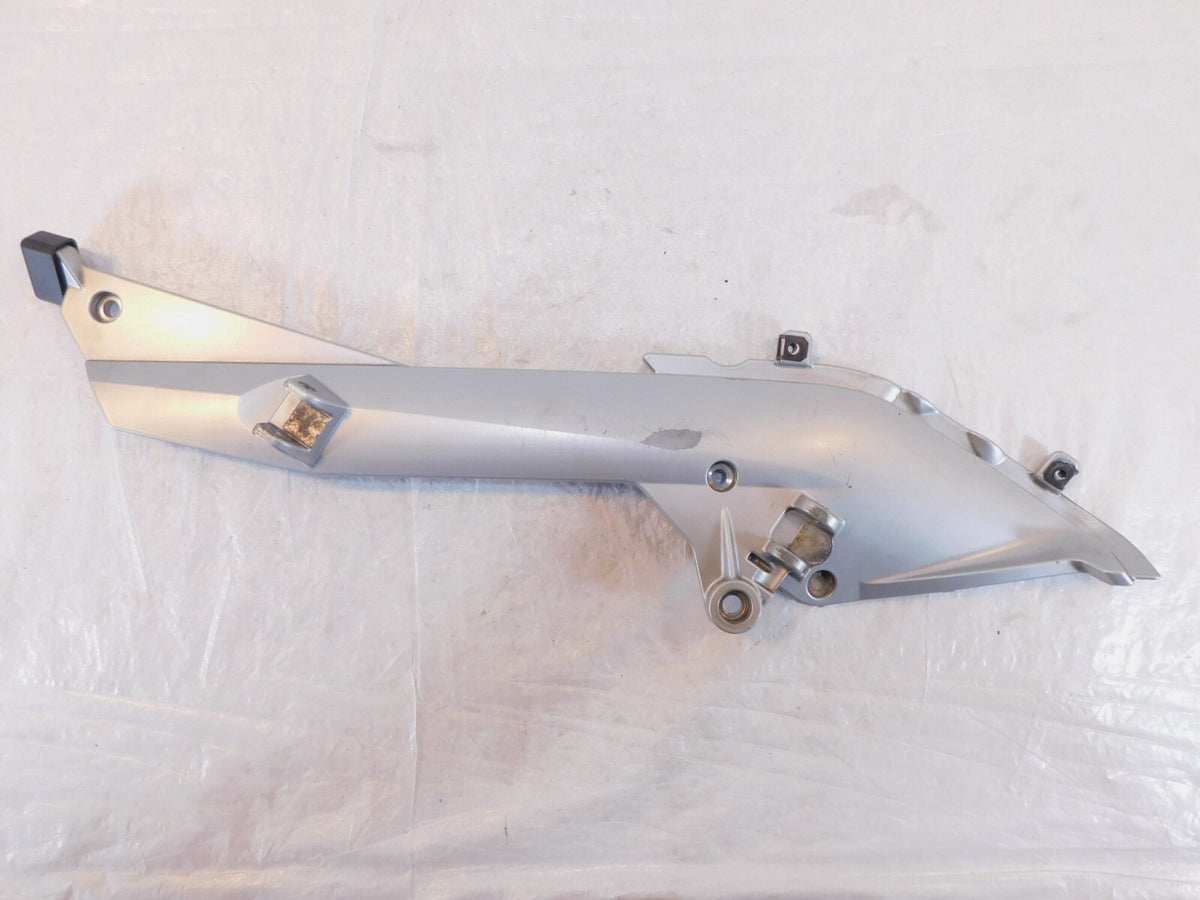 2005-2013 BMW R1200RT R900RT Silver Right Footrest Foot Peg Mount Plate Bracket