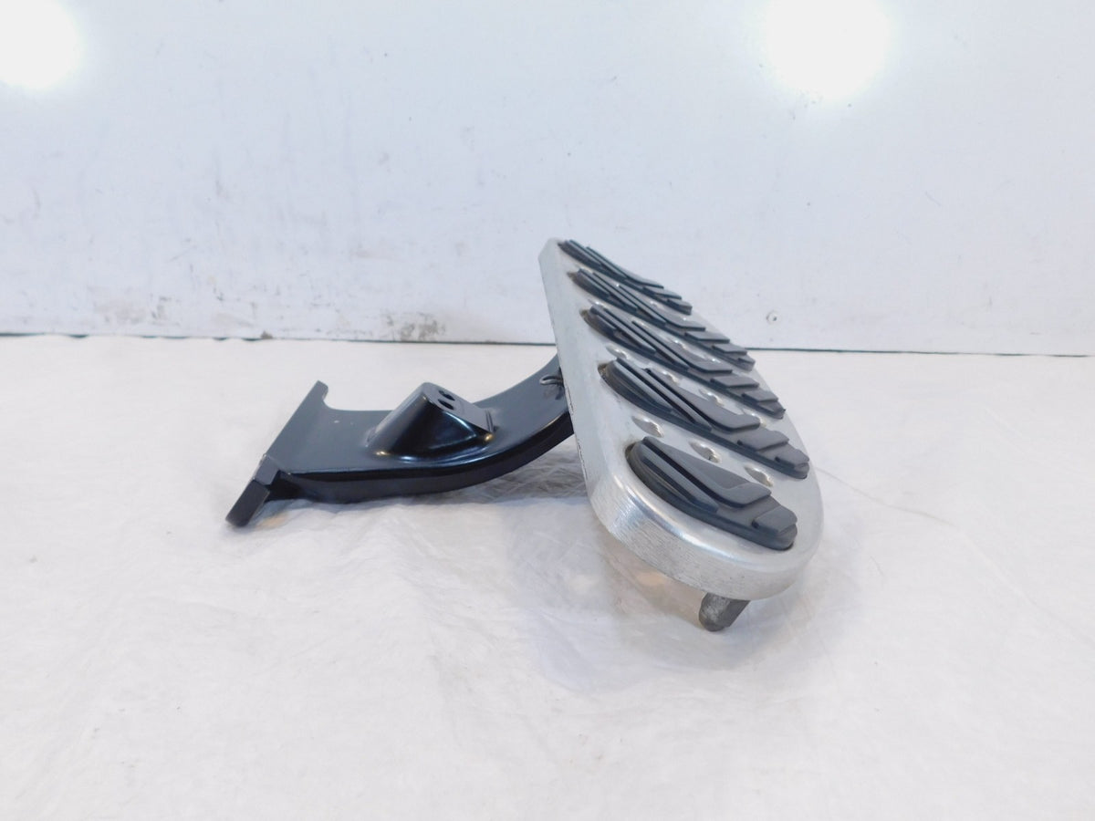 Victory V92 Classic & Touring Cruiser Right Footboard Floorboard & Mount Bracket - C3 Cycle