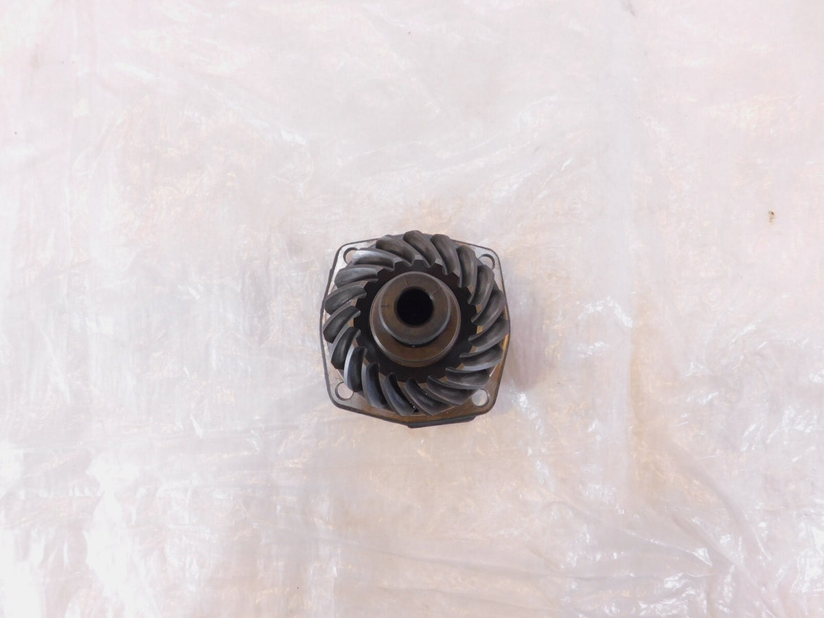 Suzuki Boulevard S83 VS1400 Intruder 1400 Rear Secondary Bevel Drive Gear Shaft