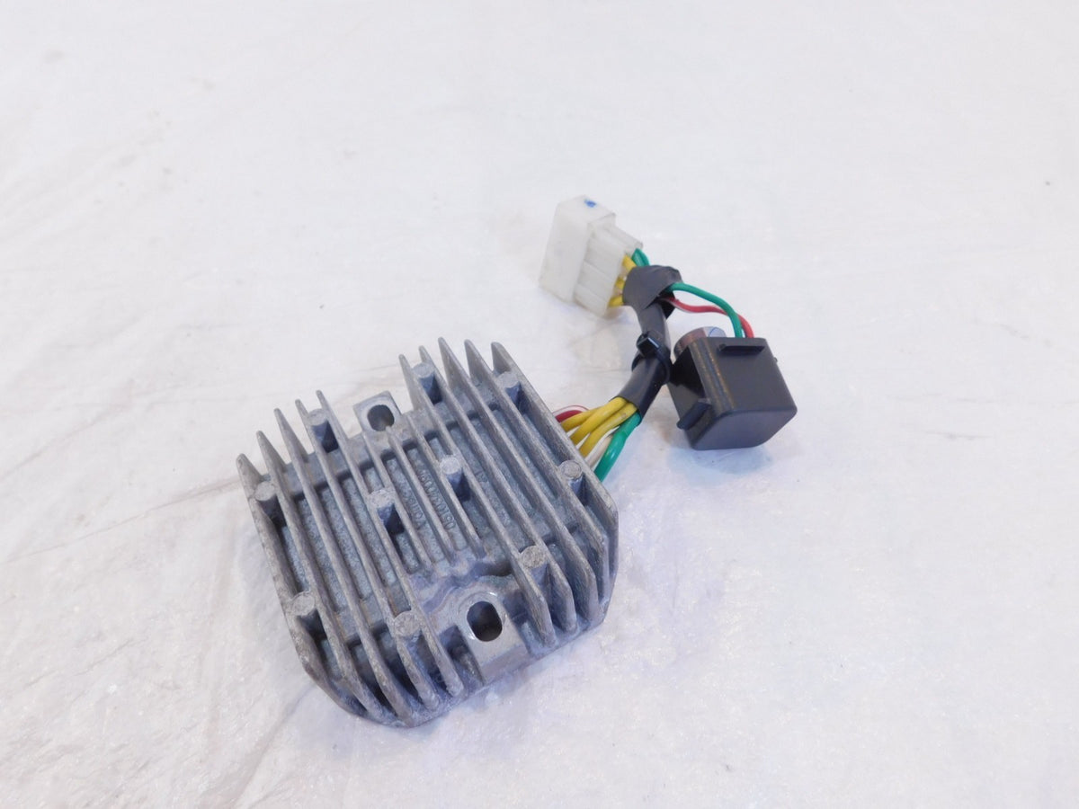 Piaggio Vespa Primavera Sprint 50 125 150 Electrical Spacer Cable Guide - C3 Cycle