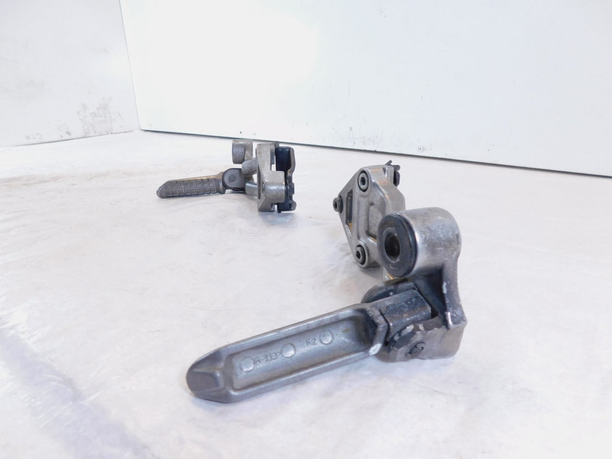 1990-1992 Kawasaki Ninja ZX11 ZX1100 Rear Passenger Footrest Foot Peg & Mounts - C3 Cycle
