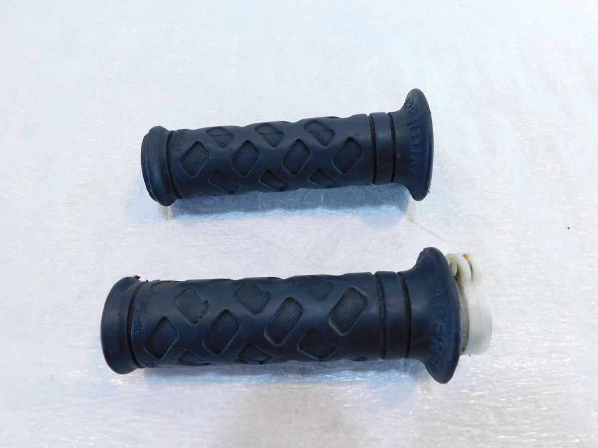 Honda VTR1000F Super Hawk Firestorm VTR1000 Left/Right Front Handlebar Grips - C3 Cycle