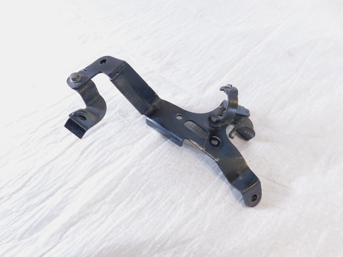 Yamaha Royal Star Tour Deluxe Venture & S XVZ13 Righ Lower Cowling Bracket Mount