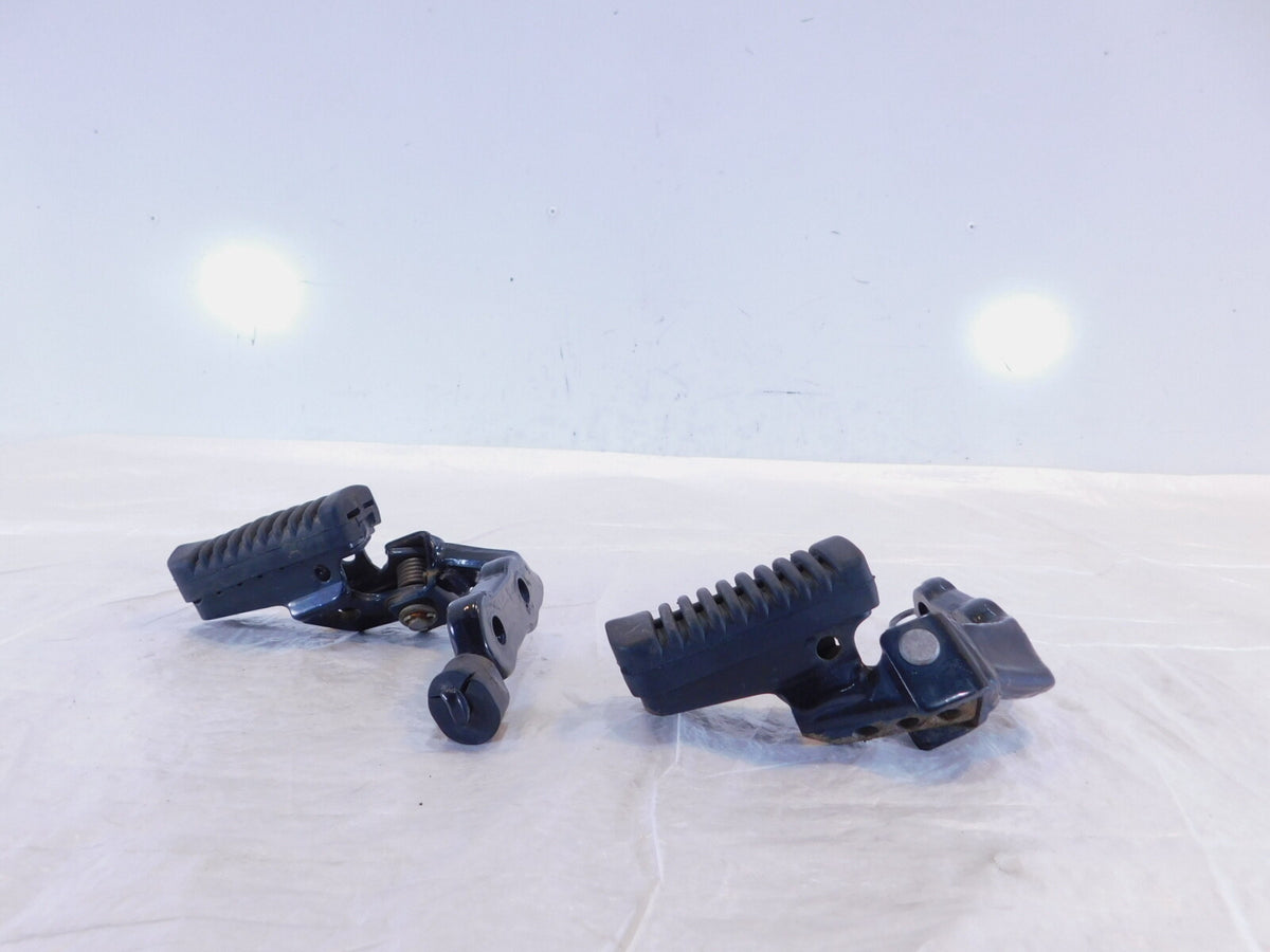 1997-2000 BMW F650 Funduro F650ST Right Front Footrest Foot Peg & Mount Bracket - C3 Cycle