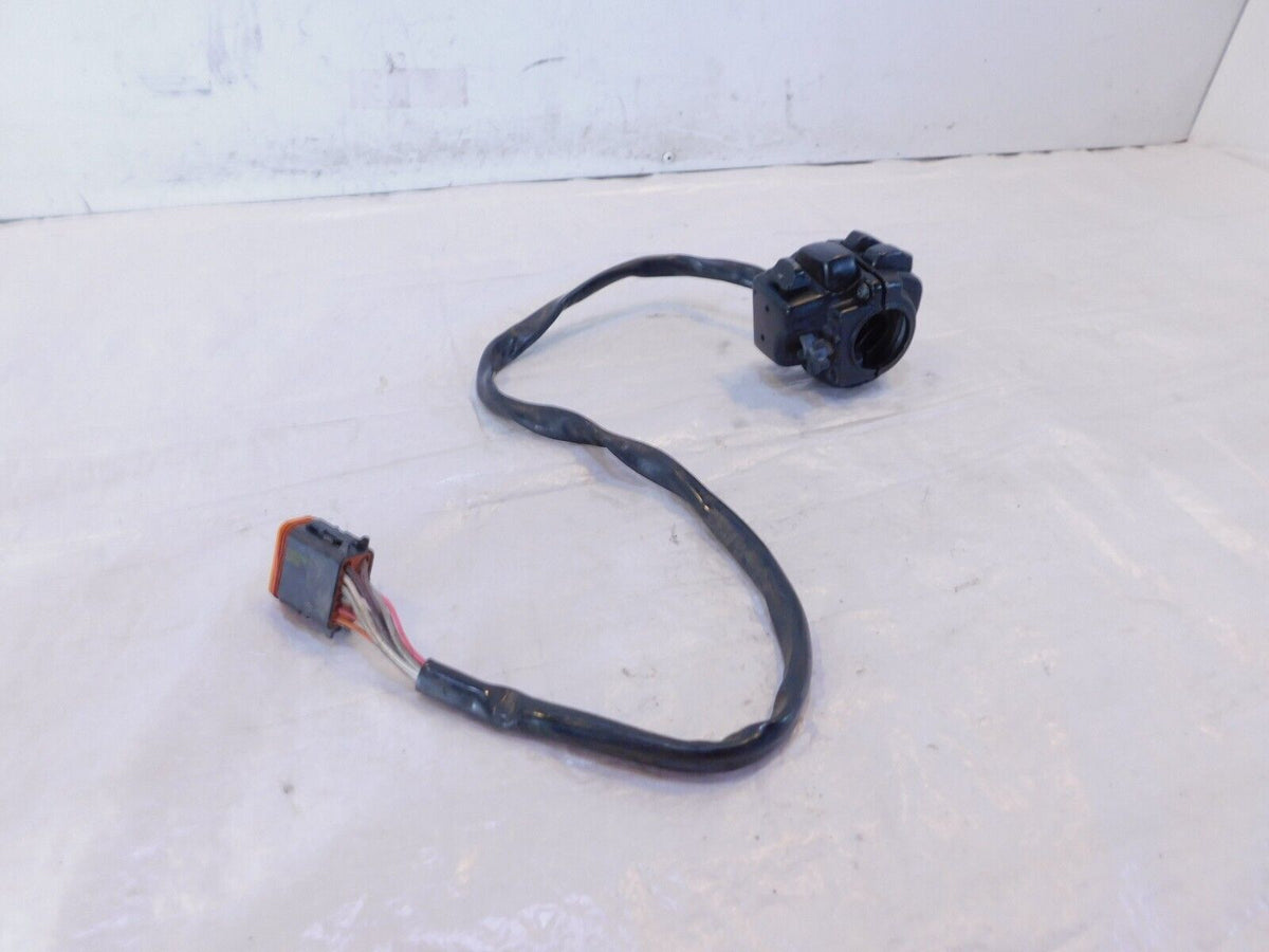 Harley Electra Glide Right Handlebar Engine Stop Start Kill Switches w/ Radio - C3 Cycle