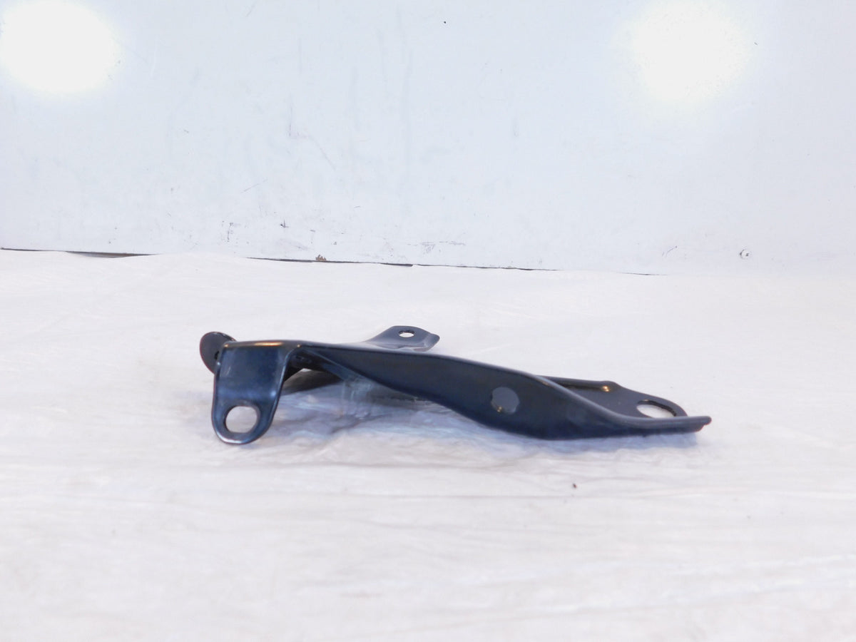 Husqvarna Svartpilen Vitpilen 401 CKD Right Side Tank Reservoir Mount Bracket - C3 Cycle