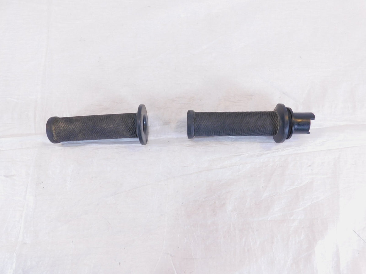 Pair 2018-2019 Husqvarna Vitpilen Svartpilen 401 Left/Right Handlebar Grip Tubes - C3 Cycle